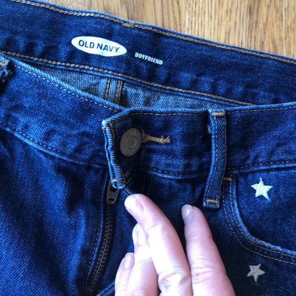 Old Navy Star Embroidered Shorts Distressed Boyfriend Size 2 - Picture 4 of 12